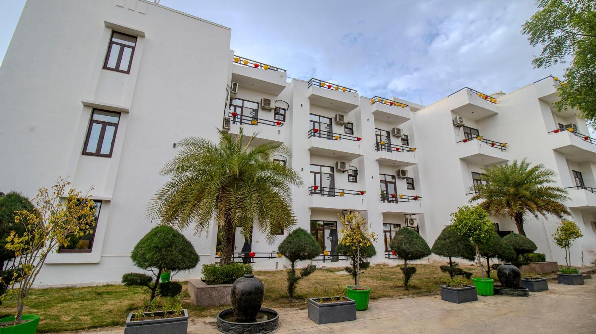 Elegance Resort Vrindāvan Exterior foto